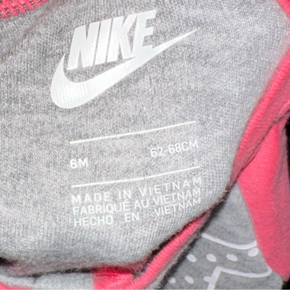 Baby sleeper size 6m - Picture 3 of 4